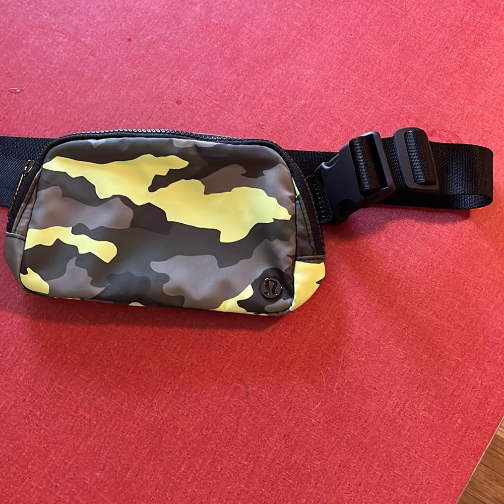 Lululemon belt bag, never used, camo